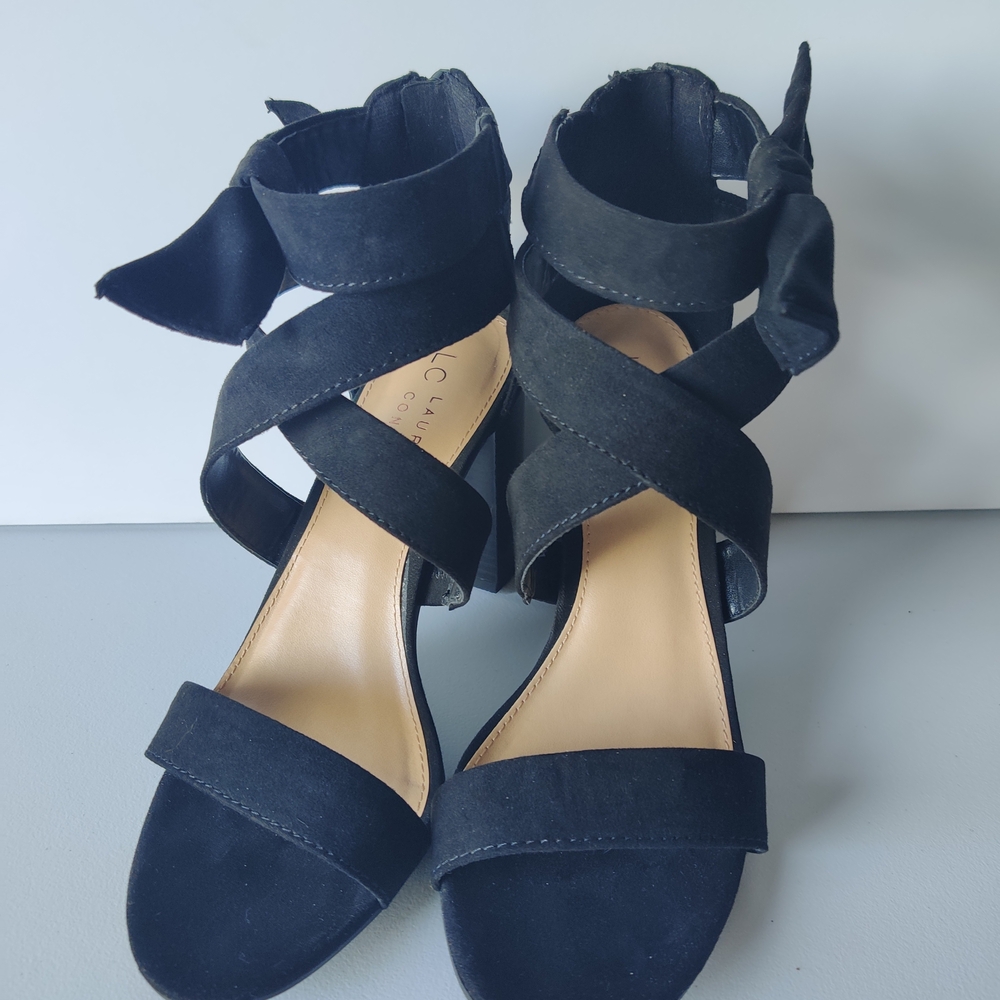 LC Lauren Conrad Girlfriend Black Faux Velvet Bow accent  Heels Womens 7.5